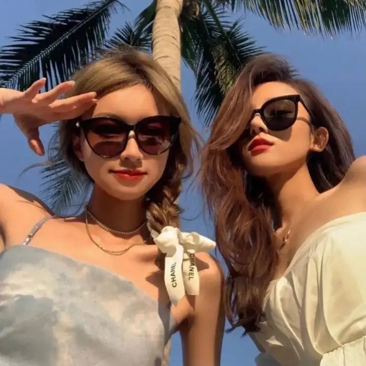 爱，不由自主海报
